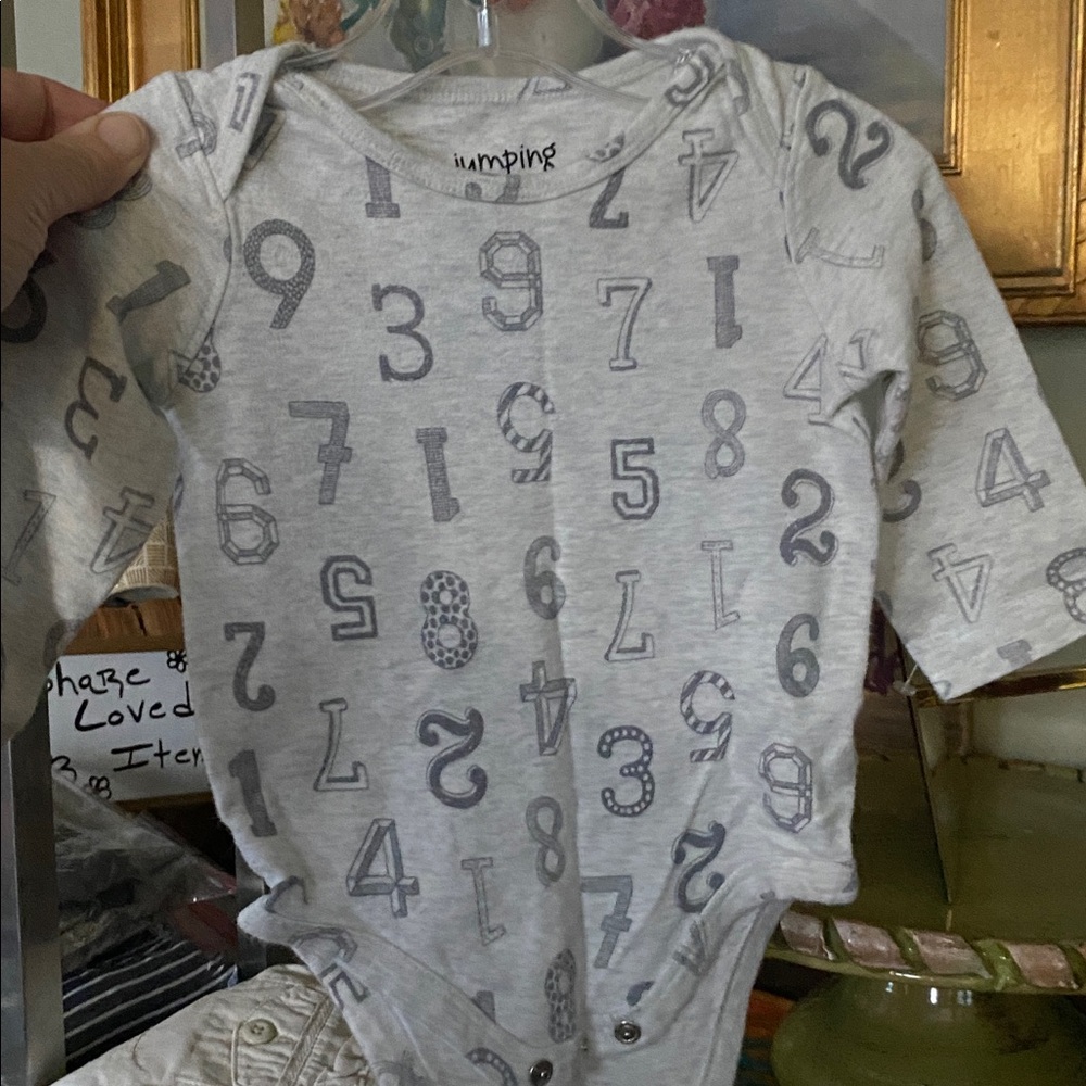 Ralph Lauren Baby Cream Khaki Shorts & Jumping Bean Numbers Onsie SZ 9M - Picture 7 of 11